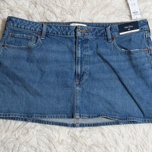 NWT Abercrombie & Fitch 33 Curve Love Mid Rise Blue Denim Jean Skirt Mini Short